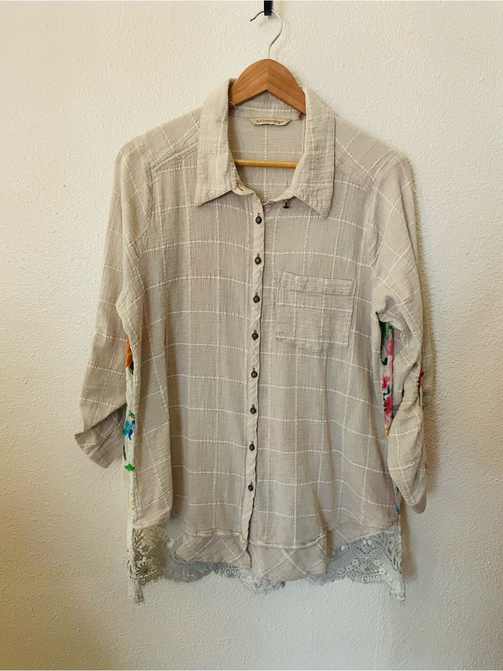 Soft Surroundings Large Beige Plaid Watercolor Floral Button Up Lace Trip Tunic